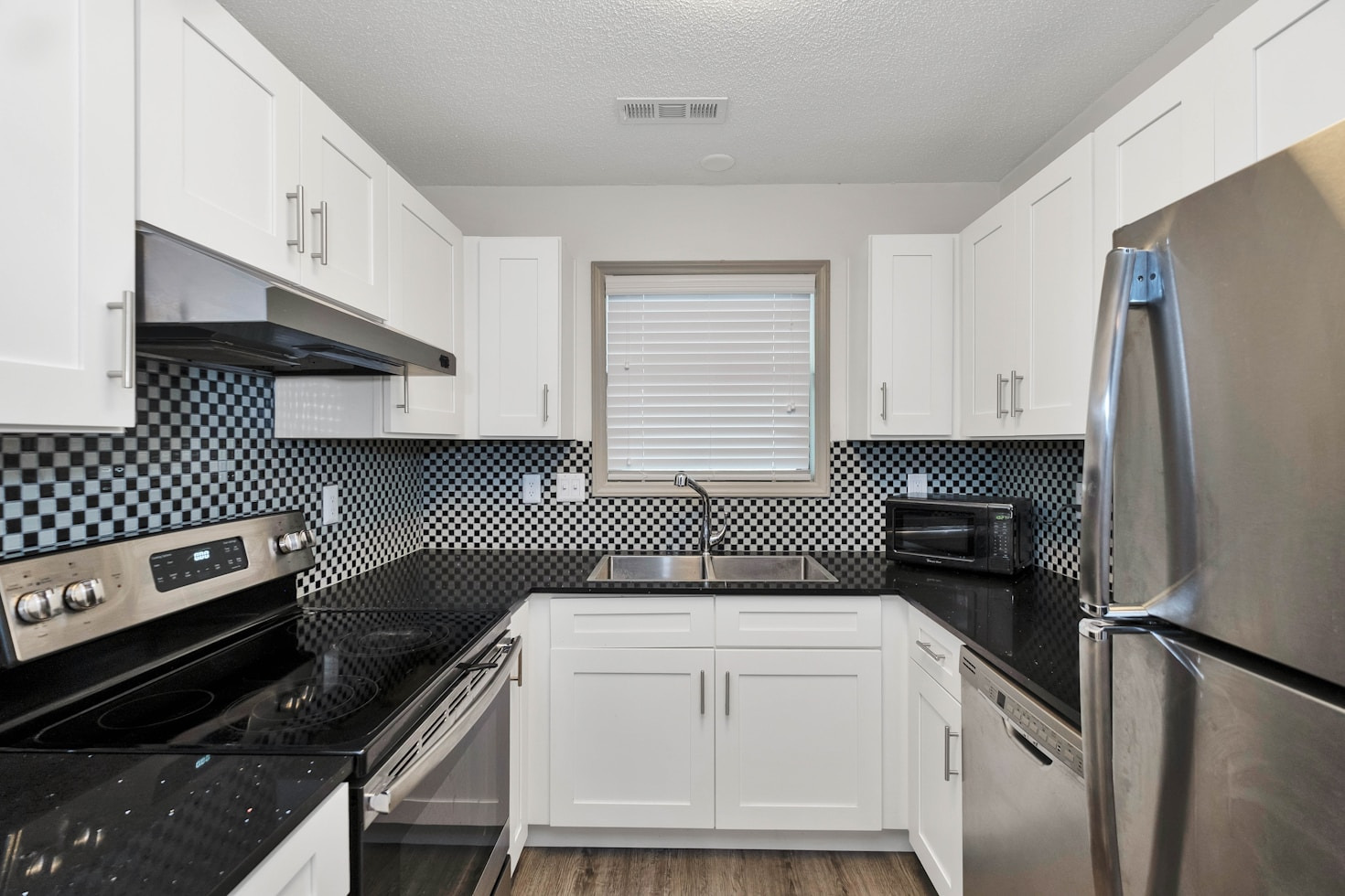 Expert Tips for Selecting the Best Cabinet Finish